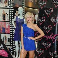 Pixie Lott cuts the ribbon and unveils her Autumn Winter range | Picture 87533